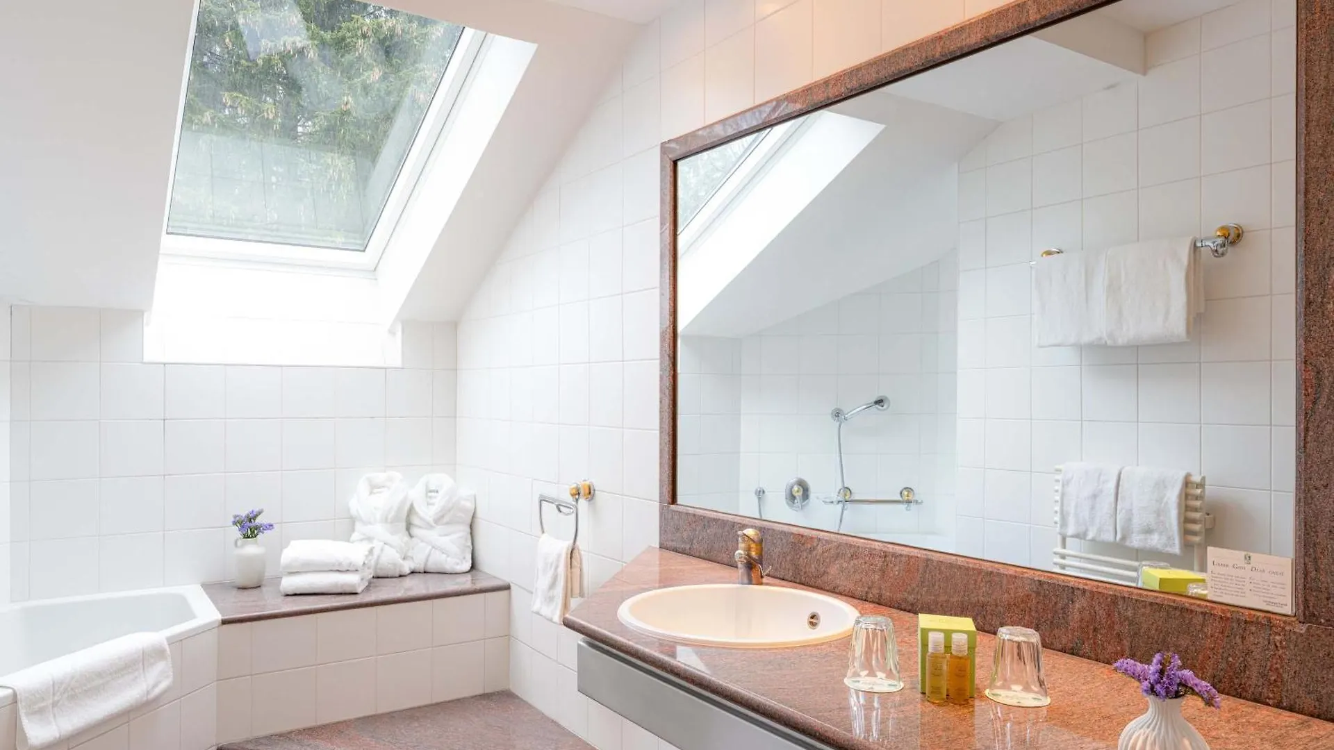 Romantik Hotel Die Gersberg Alm Ueber Salzburg Mit Outdoorpool
