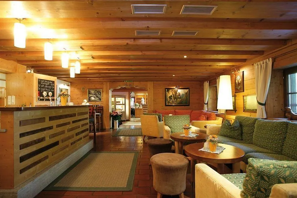 Romantik Hotel Die Gersberg Alm Ueber Salzburg Mit Outdoorpool