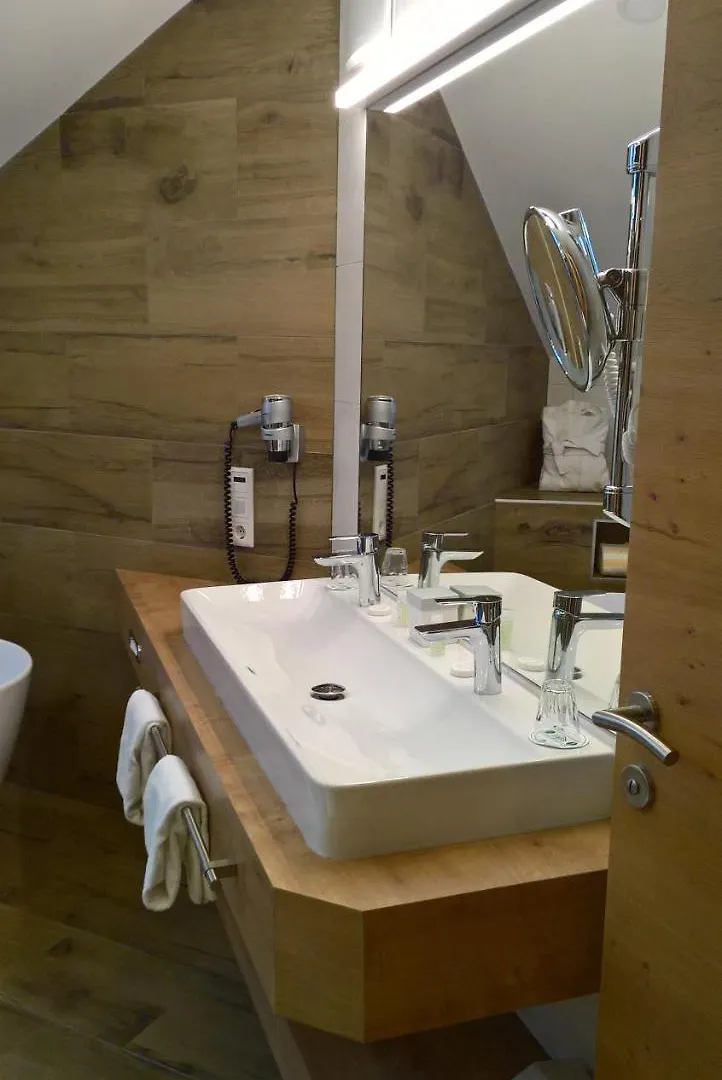 Romantik Hotel Die Gersberg Alm Ueber Salzburg Mit Outdoorpool