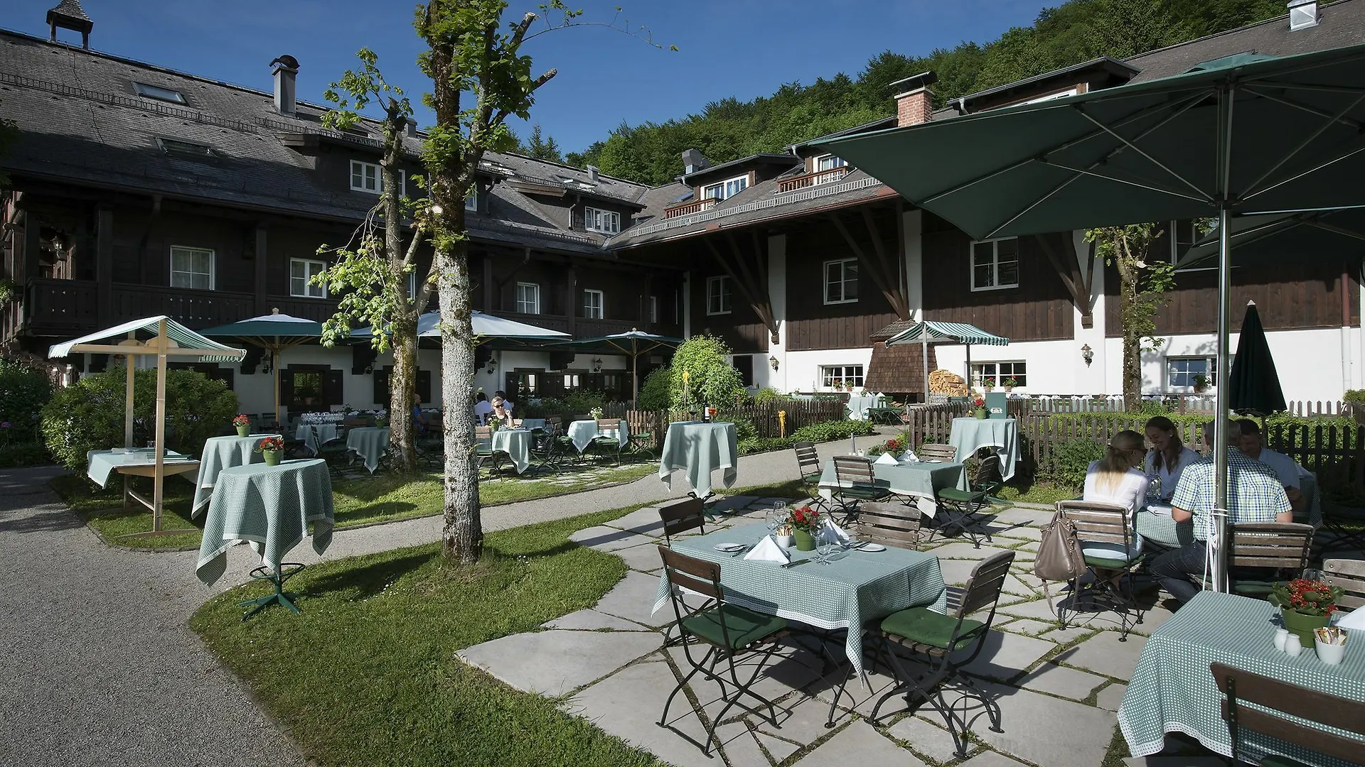 Romantik Hotel Die Gersberg Alm Ueber Salzburg Mit Outdoorpool