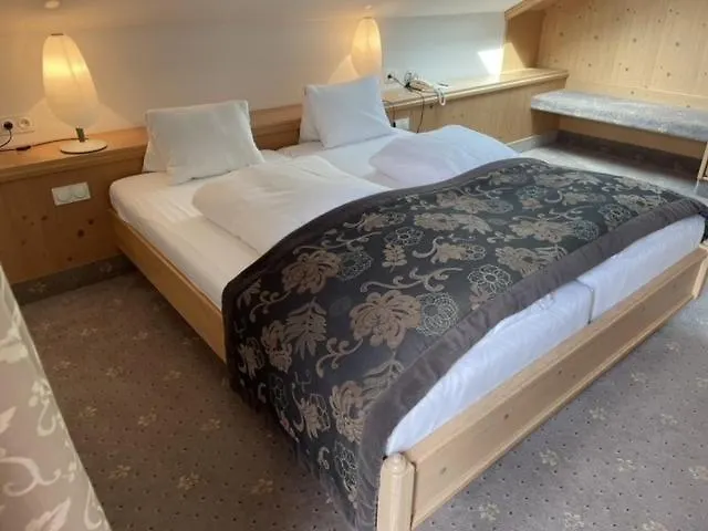 Romantikhotel Die Gersberg Alm Salzburg 4*,